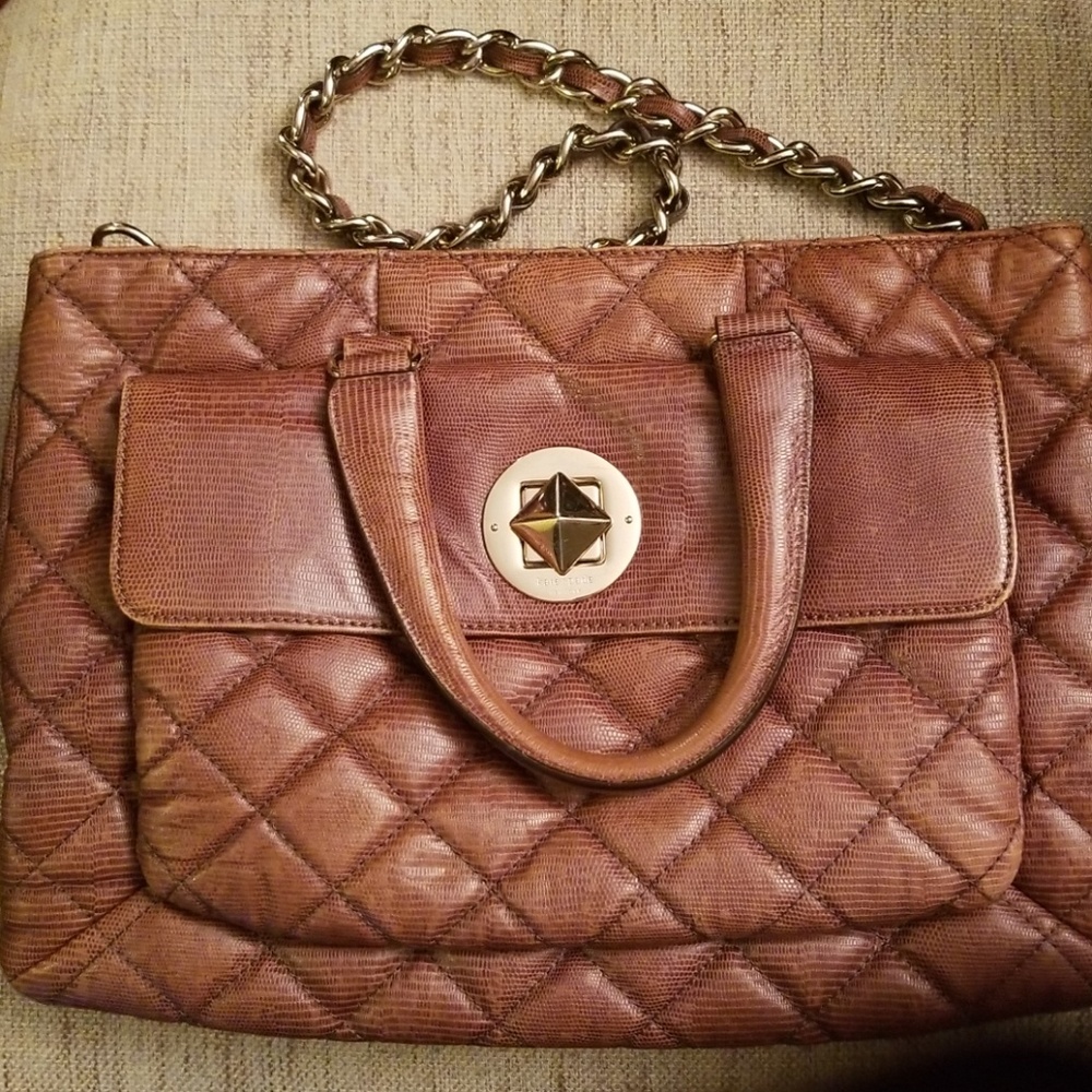 Shoulder bag with chain strap